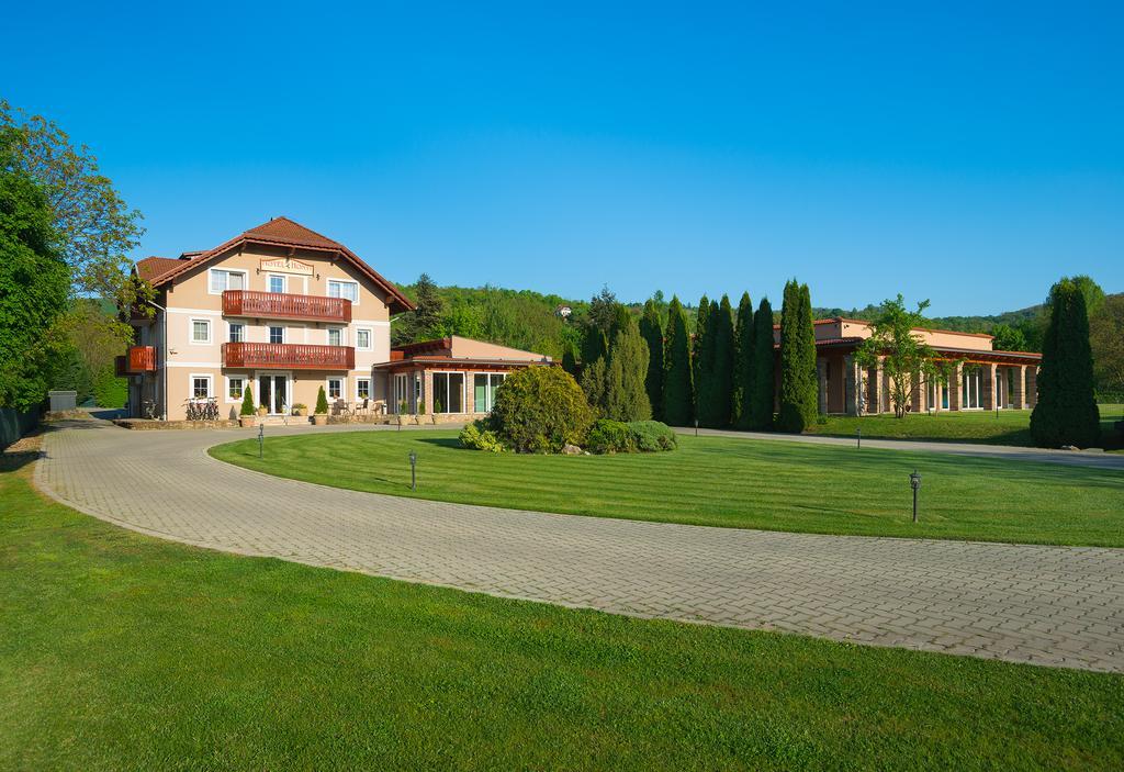 Hotel Honti Wellness Es Konferencia Szalloda Visegrád Dış mekan fotoğraf