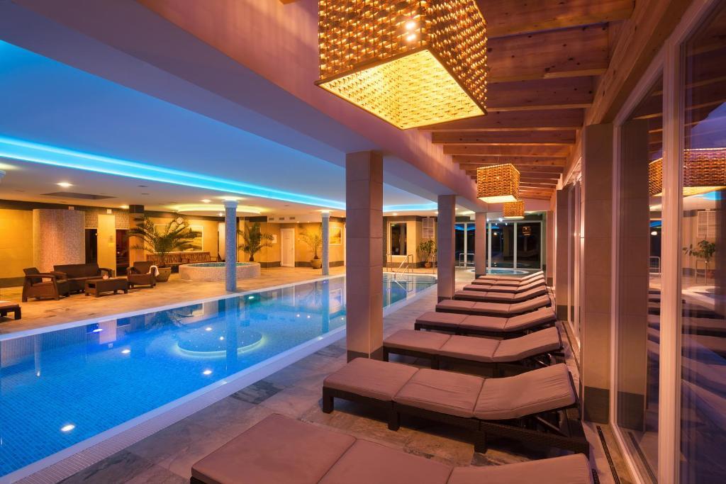 Hotel Honti Wellness Es Konferencia Szalloda Visegrád Dış mekan fotoğraf